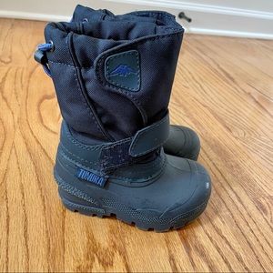 Tundra snow boots